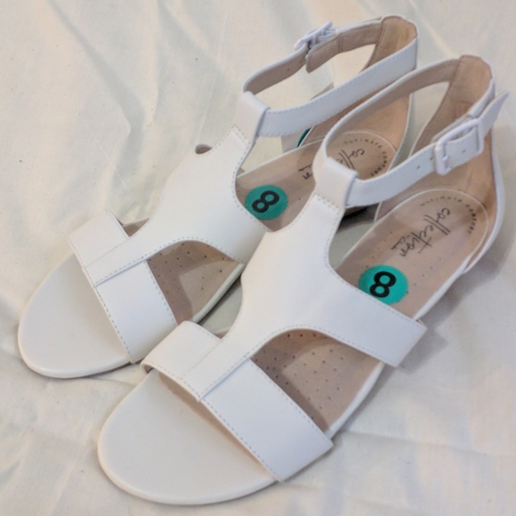 Sandals - Picture 5 of 8